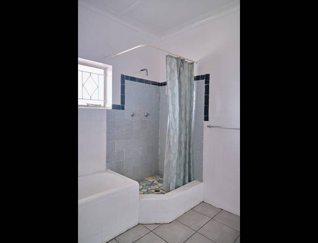 2 BEDROOM PROPERTY TO RENT IN FLORIDA LAKE